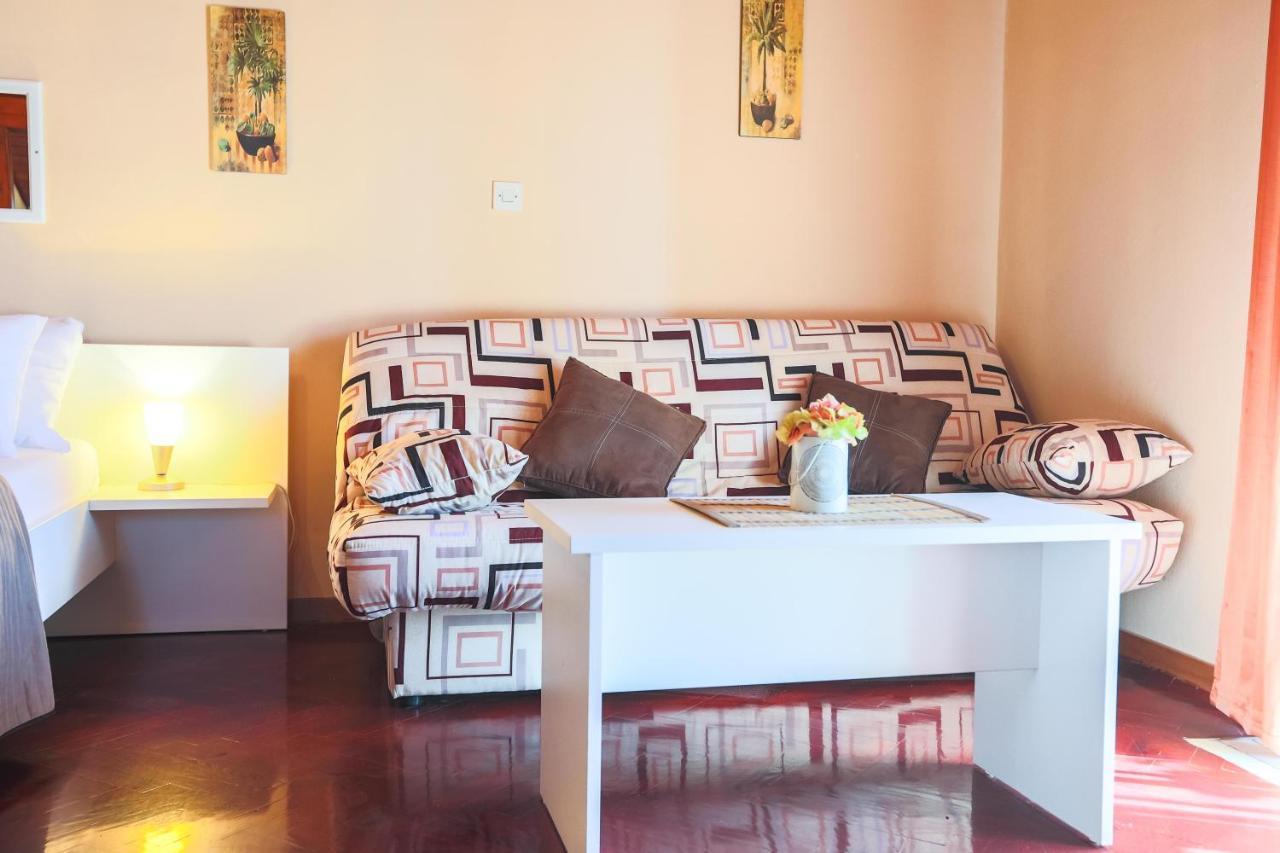 Apartments And Rooms Sinka Biograd Na Moru Exterior foto