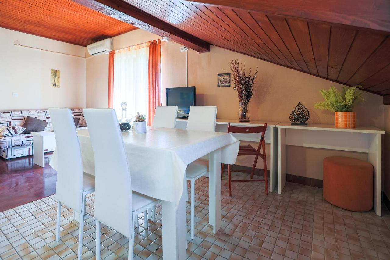 Apartments And Rooms Sinka Biograd Na Moru Exterior foto