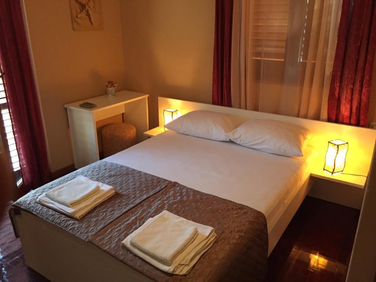 Apartments And Rooms Sinka Biograd Na Moru Exterior foto